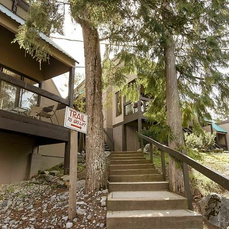 Whiski Jack Creekside Whistler Exterior photo