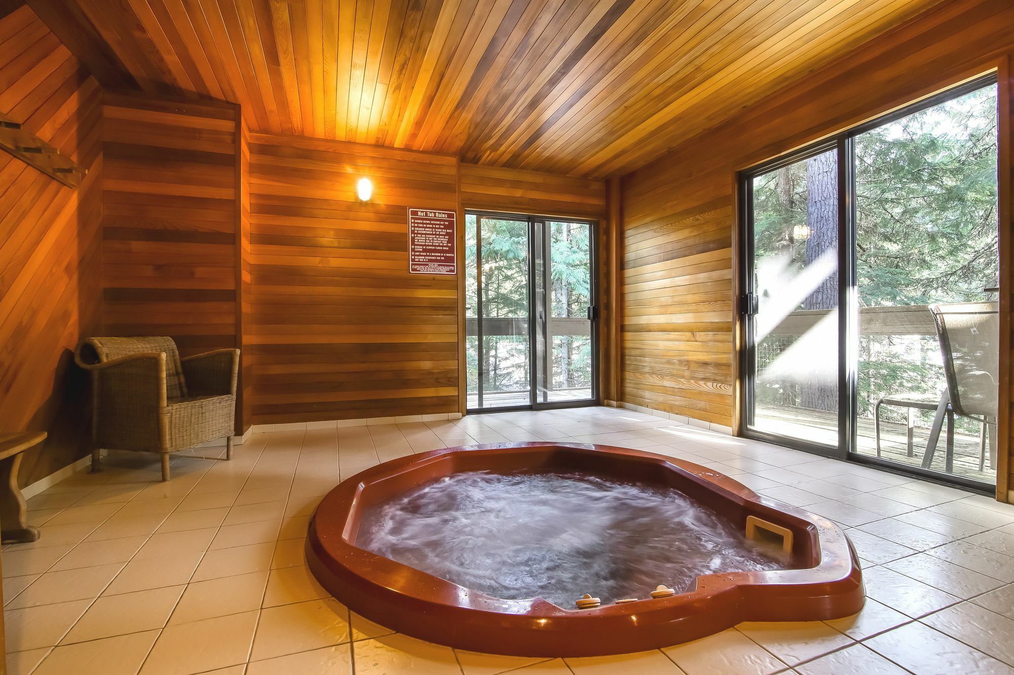 Whiski Jack Creekside Whistler Exterior photo