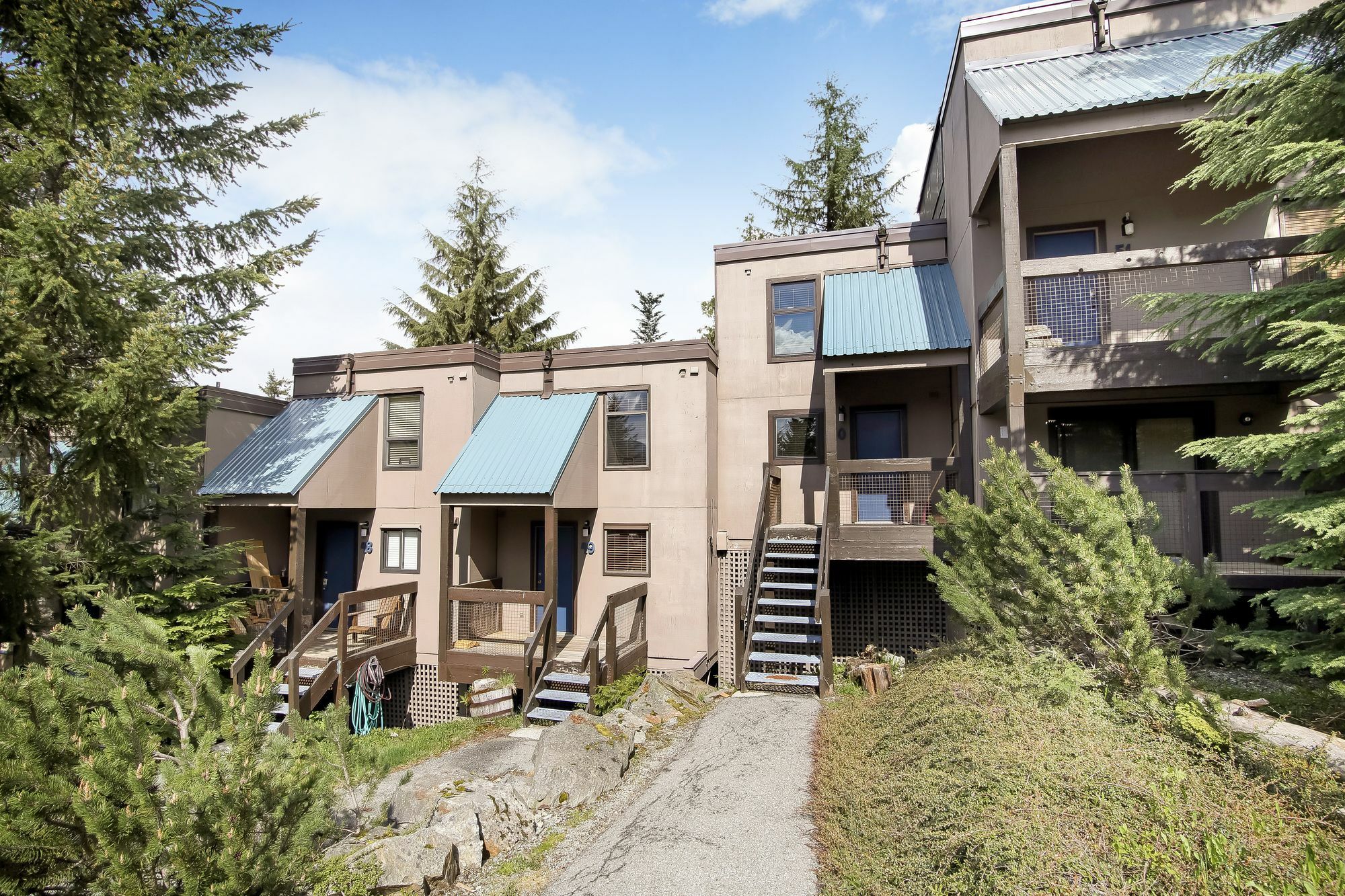 Whiski Jack Creekside Whistler Exterior photo