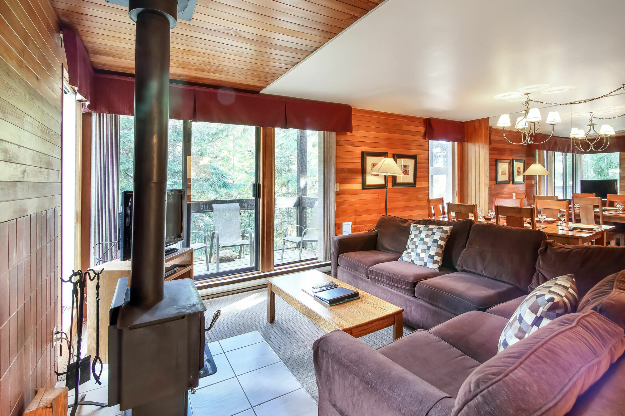 Whiski Jack Creekside Whistler Exterior photo