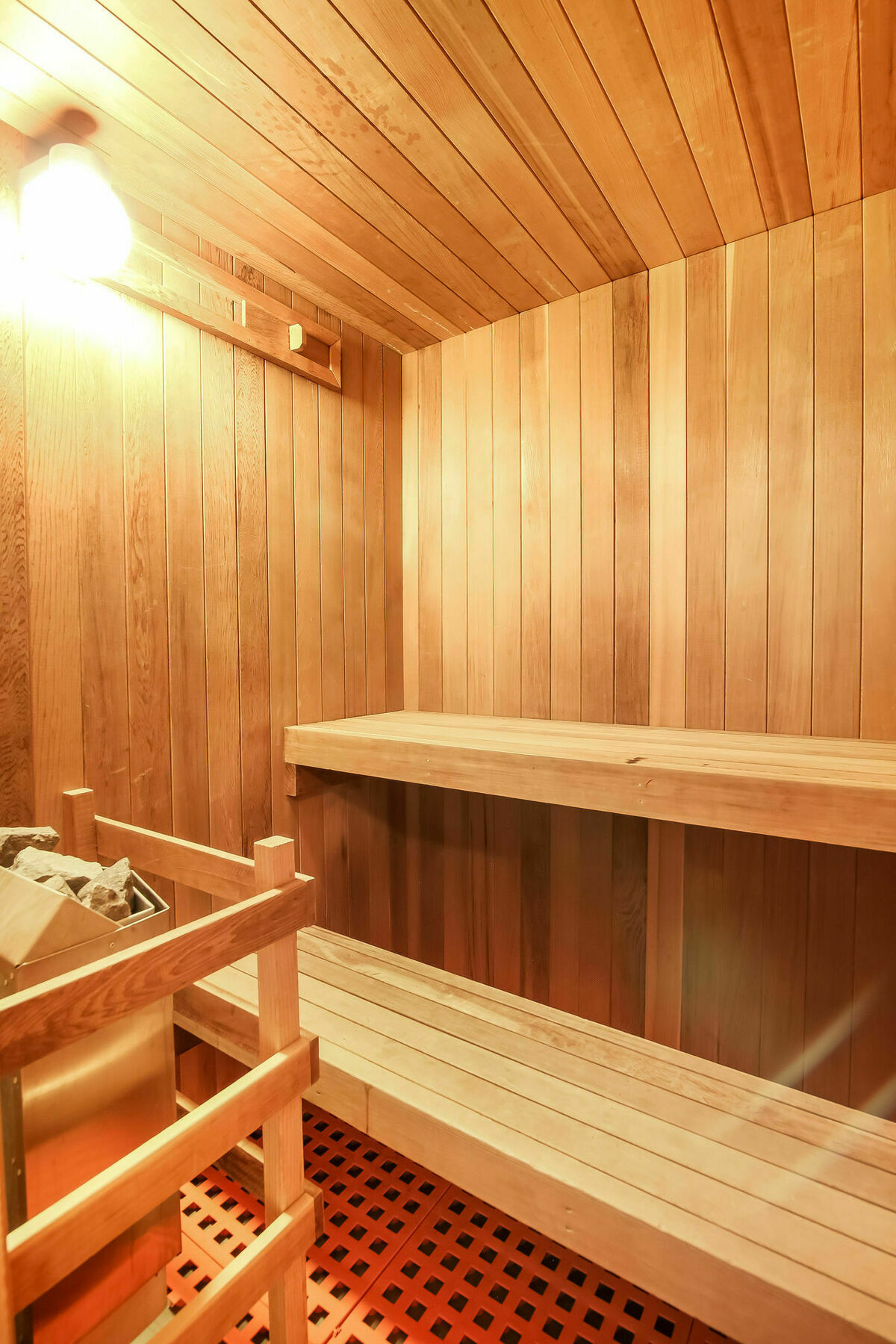 Whiski Jack Creekside Whistler Exterior photo